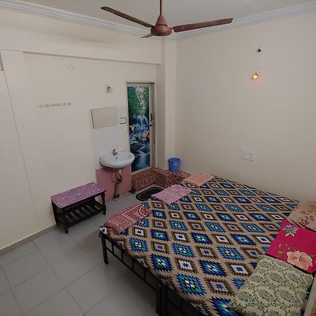 Ambai Guest House 戈尔哈布尔 外观 照片