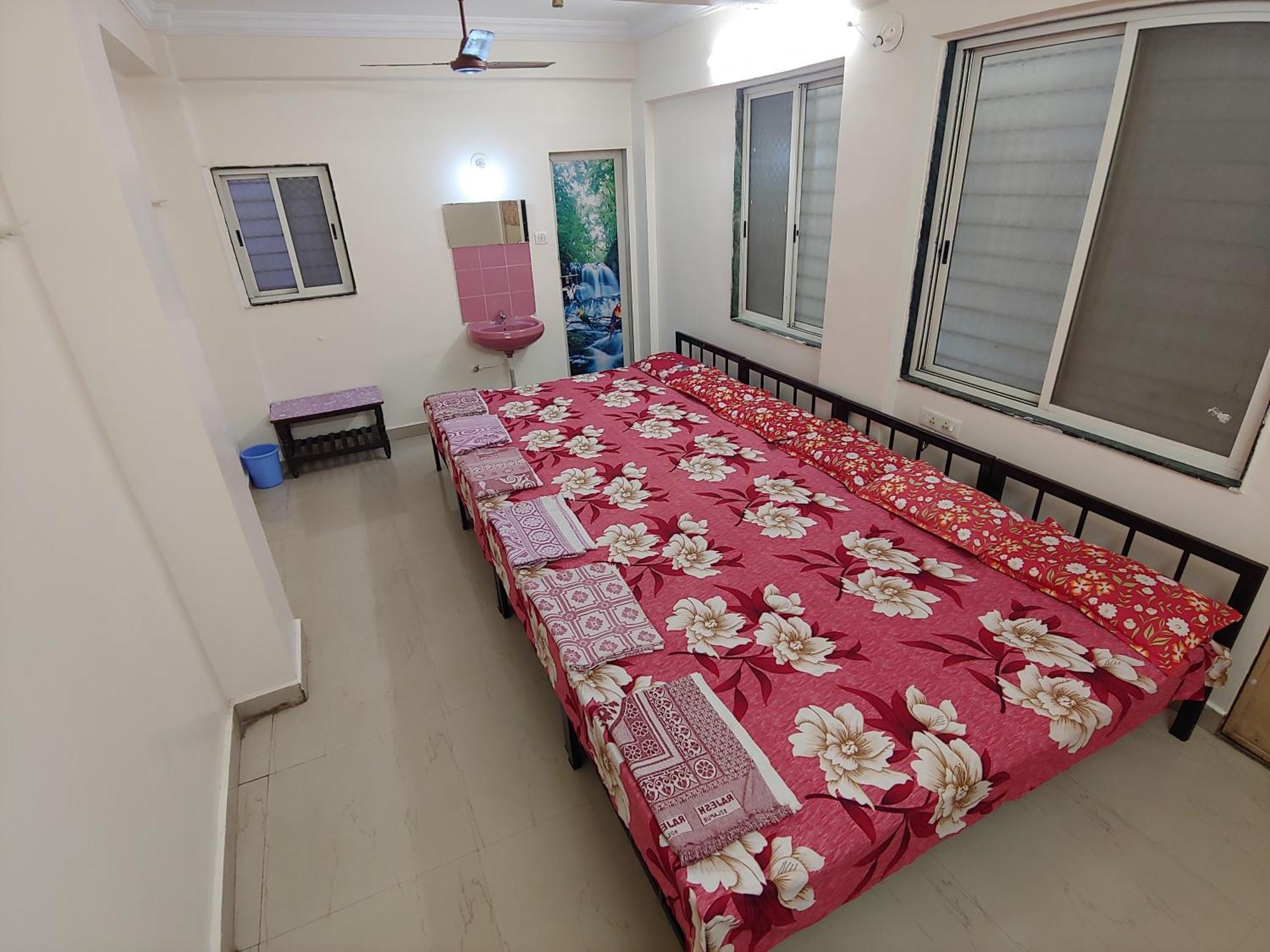 Ambai Guest House 戈尔哈布尔 外观 照片