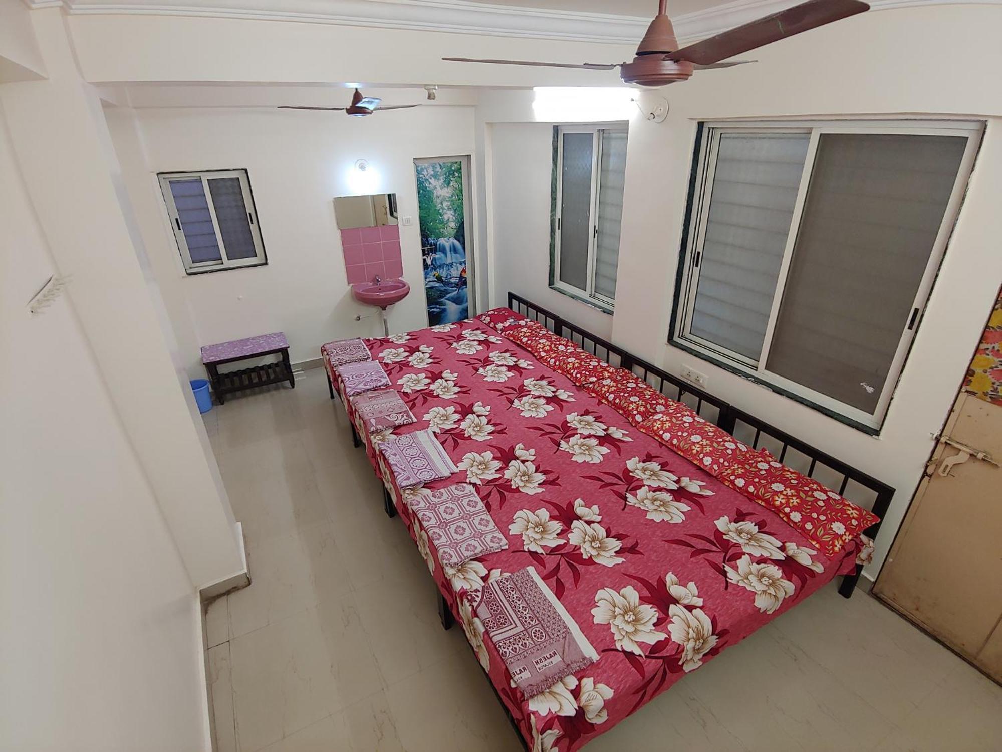 Ambai Guest House 戈尔哈布尔 外观 照片